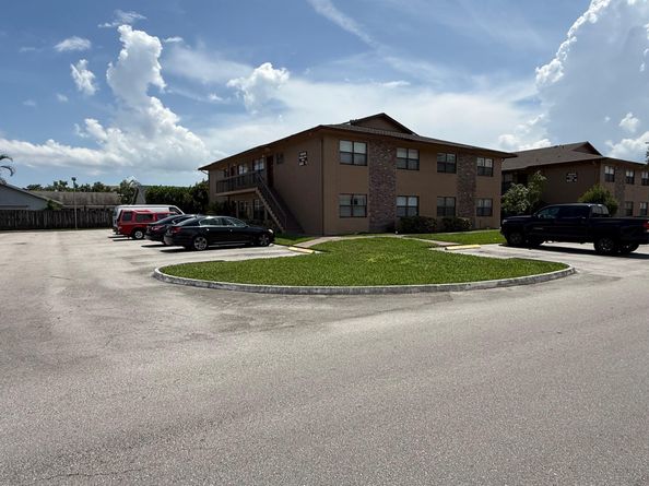 10056 Winding Lake Rd 204, Sunrise FL 33351