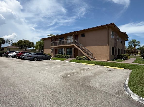 10056 Winding Lake Rd 204, Sunrise FL 33351
