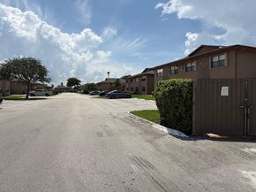 10056 Winding Lake Rd 204, Sunrise FL 33351