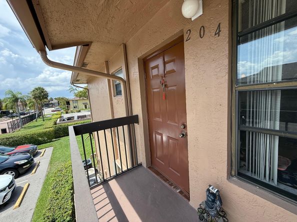 10056 Winding Lake Rd 204, Sunrise FL 33351