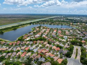 695 Falling Water Rd, Weston FL 33326