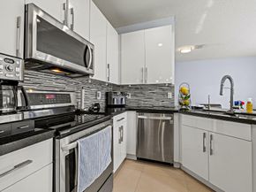 695 Falling Water Rd, Weston FL 33326