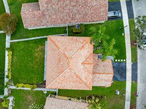695 Falling Water Rd, Weston FL 33326