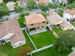 695 Falling Water Rd, Weston FL 33326
