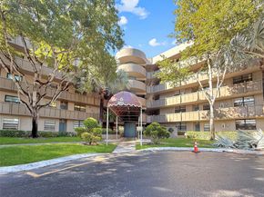 901 Colony Point Circle 116, Pembroke Pines FL 33026