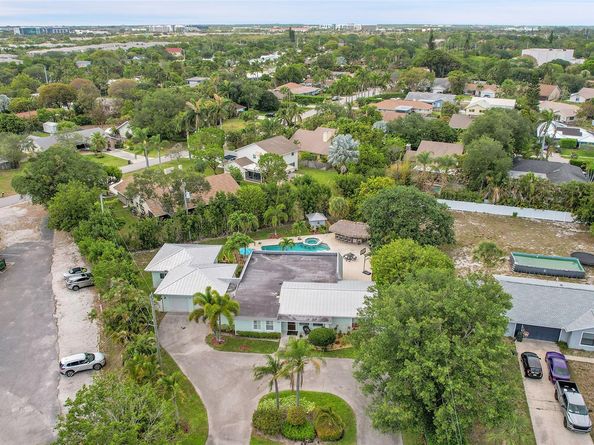 365 NW 35th St, Boca Raton FL 33431