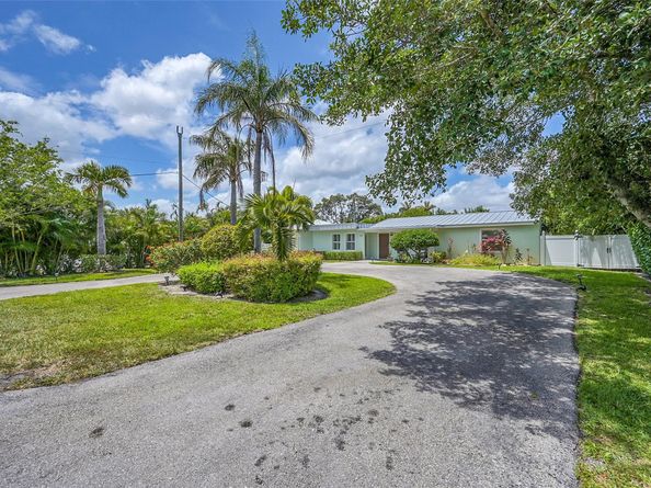 365 NW 35th St, Boca Raton FL 33431