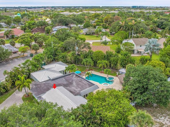 365 NW 35th St, Boca Raton FL 33431