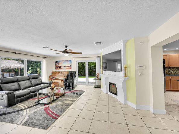 365 NW 35th St, Boca Raton FL 33431