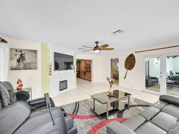 365 NW 35th St, Boca Raton FL 33431