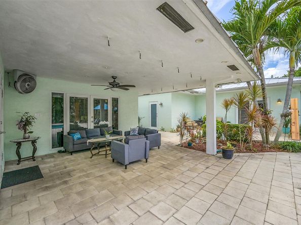 365 NW 35th St, Boca Raton FL 33431