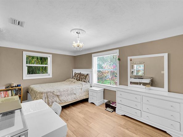 365 NW 35th St, Boca Raton FL 33431