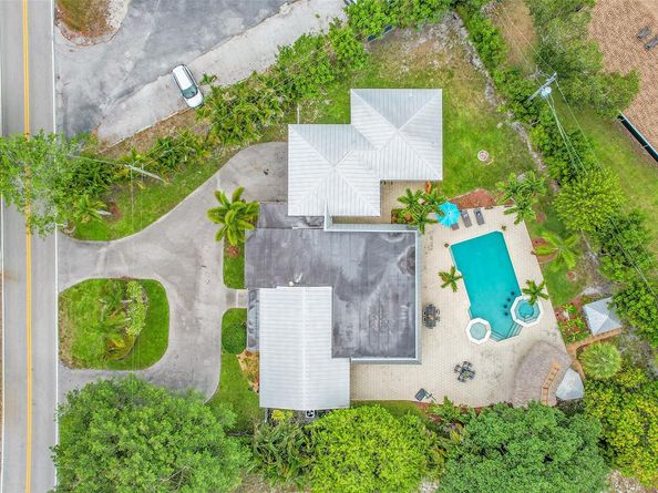 365 NW 35th St, Boca Raton FL 33431