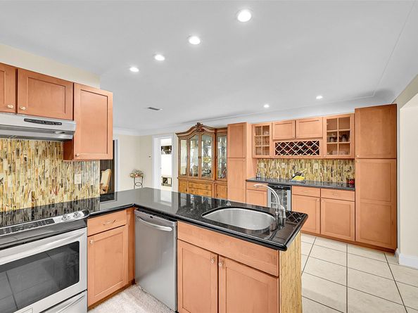 365 NW 35th St, Boca Raton FL 33431
