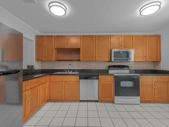 9220 NW 14th St 272, Pembroke Pines FL 33024