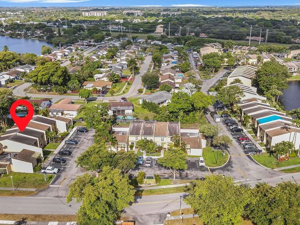 9220 NW 14th St 272, Pembroke Pines FL 33024