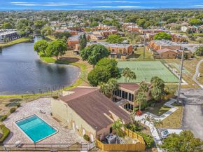 9220 NW 14th St 272, Pembroke Pines FL 33024