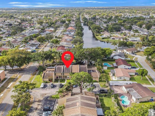 9220 NW 14th St 272, Pembroke Pines FL 33024