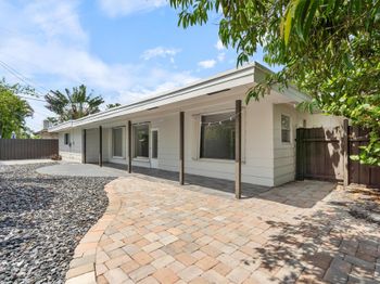 4460 NE 13th Ter