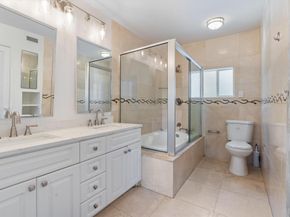 4460 NE 13th Ter, Oakland Park FL 33334