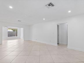 4460 NE 13th Ter, Oakland Park FL 33334
