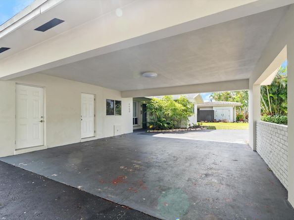 4460 NE 13th Ter, Oakland Park FL 33334