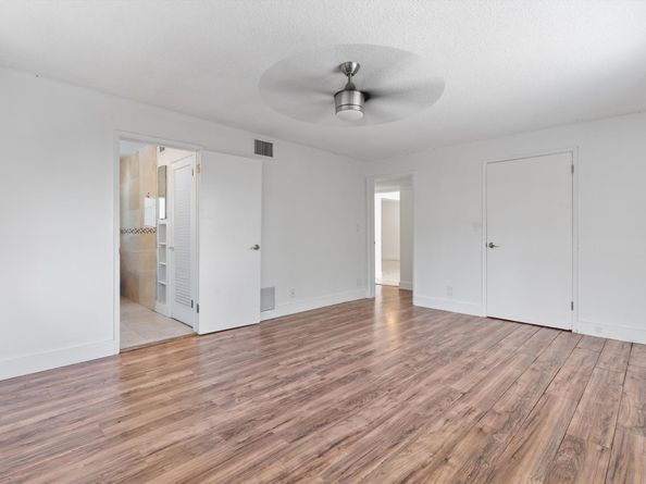 4460 NE 13th Ter, Oakland Park FL 33334