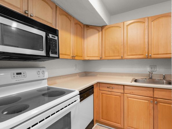 2400 NE 33rd Avenue 112, Fort Lauderdale FL 33305
