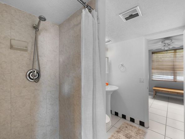 2400 NE 33rd Avenue 112, Fort Lauderdale FL 33305
