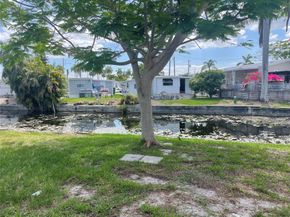 1711 SW 84th Ave, Davie FL 33324