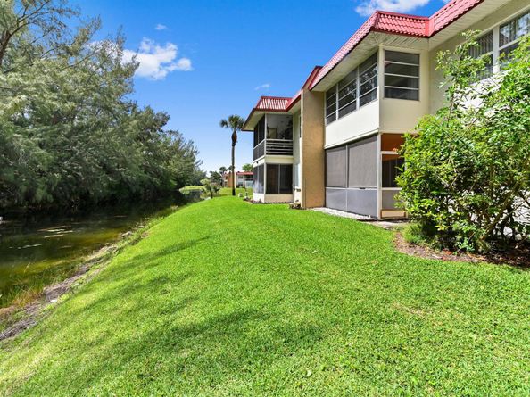 368 Lake Frances Drive 368, West Palm Beach FL 33411