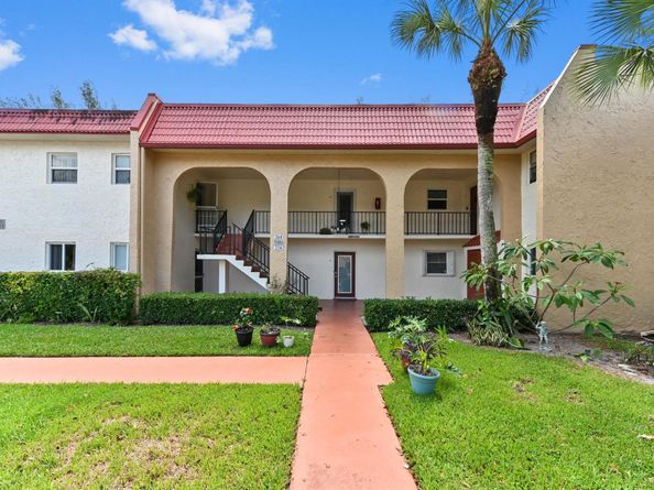 368 Lake Frances Drive 368, West Palm Beach FL 33411