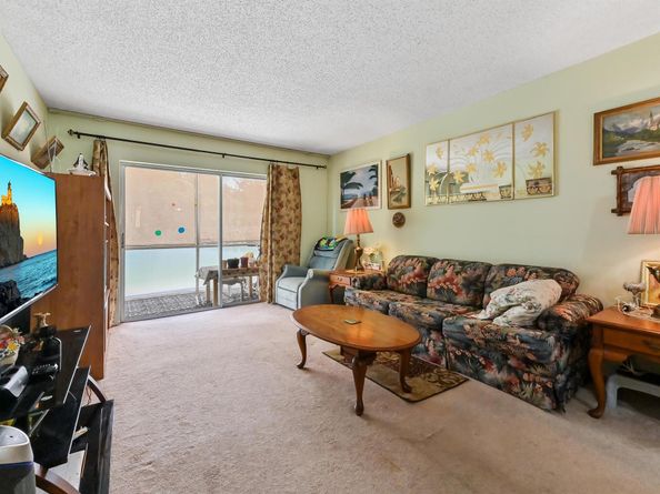 368 Lake Frances Drive 368, West Palm Beach FL 33411