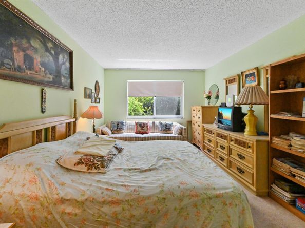 368 Lake Frances Drive 368, West Palm Beach FL 33411