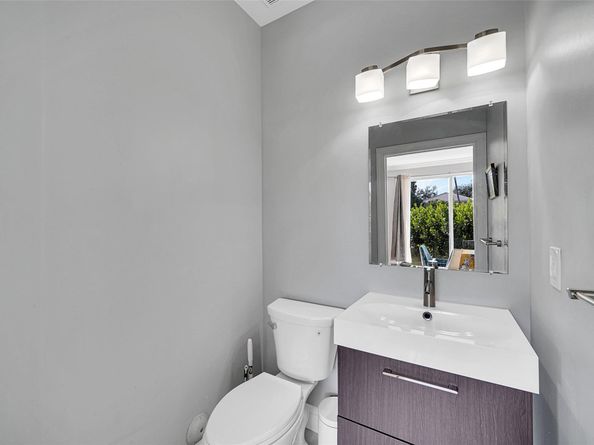 8785 NW 6th St, Coral Springs FL 33071