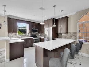 8785 NW 6th St, Coral Springs FL 33071