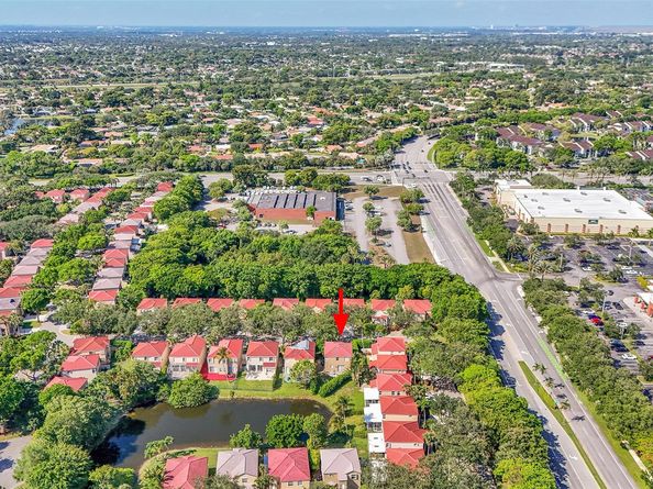 8785 NW 6th St, Coral Springs FL 33071