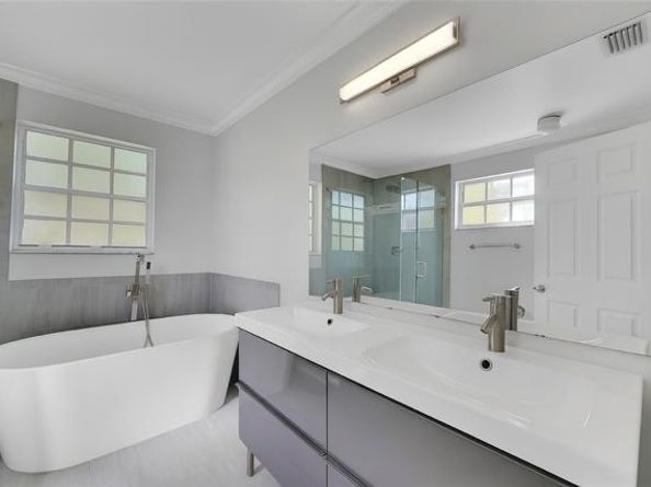 8785 NW 6th St, Coral Springs FL 33071