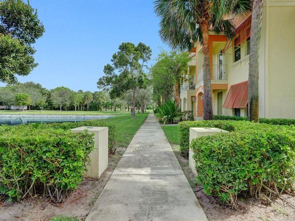 3915 Passion Flower Rd 3915, Coconut Creek FL 33073