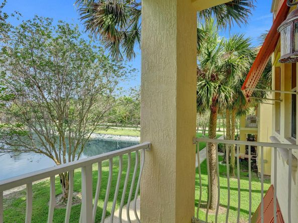 3915 Passion Flower Rd 3915, Coconut Creek FL 33073