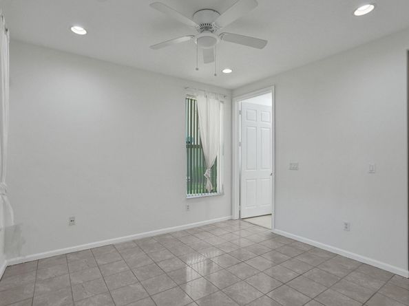 3915 Passion Flower Rd 3915, Coconut Creek FL 33073