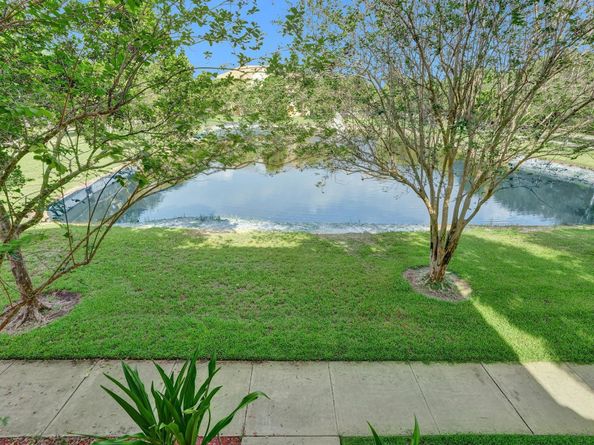 3915 Passion Flower Rd 3915, Coconut Creek FL 33073
