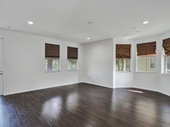 3915 Passion Flower Rd 3915, Coconut Creek FL 33073