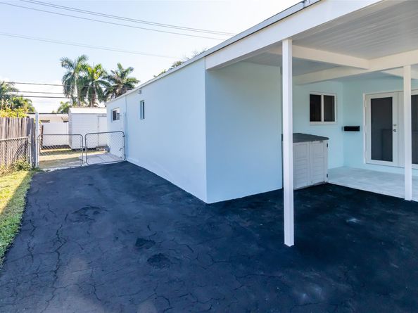 1270 NE 26th Ter, Pompano Beach FL 33062