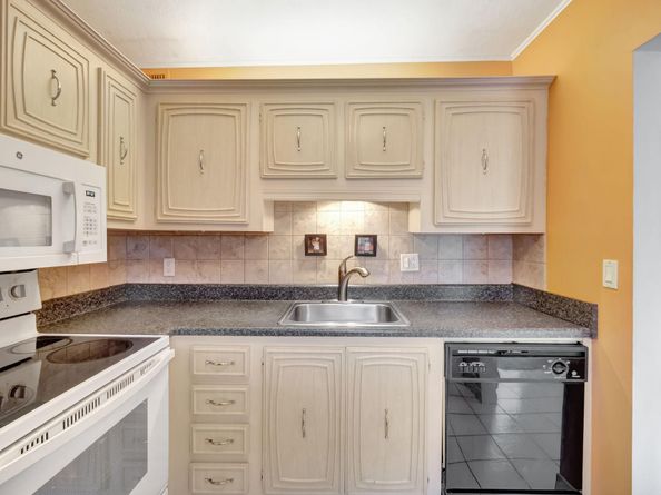 2841 Somerset Dr 318, Lauderdale Lakes FL 33311