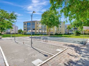 2841 Somerset Dr 318, Lauderdale Lakes FL 33311