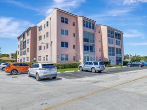 2841 Somerset Dr 318, Lauderdale Lakes FL 33311