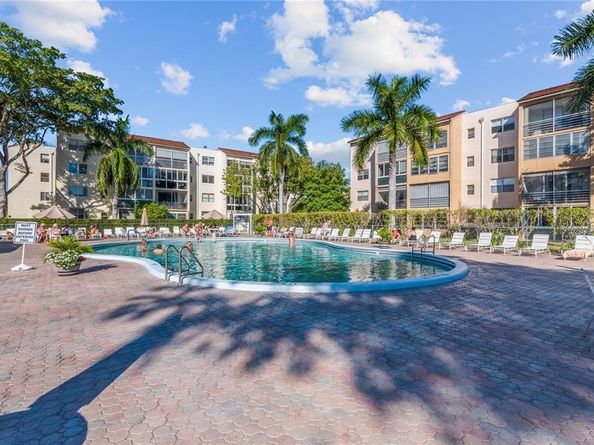 2841 Somerset Dr 318, Lauderdale Lakes FL 33311