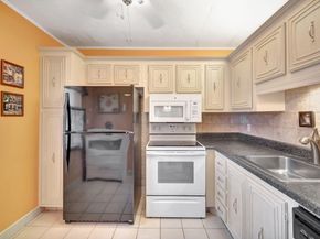 2841 Somerset Dr 318, Lauderdale Lakes FL 33311
