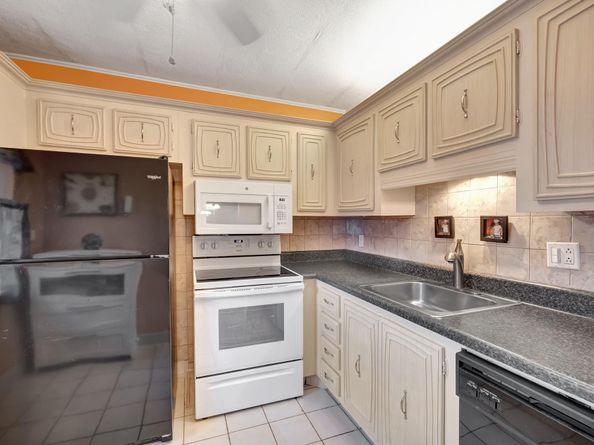 2841 Somerset Dr 318, Lauderdale Lakes FL 33311